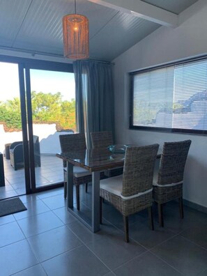 Dining - Apartment 'Finca Wapa - Apartamento Mayor' with Sea View, Wi-Fi and Air Conditioning (Frontera)