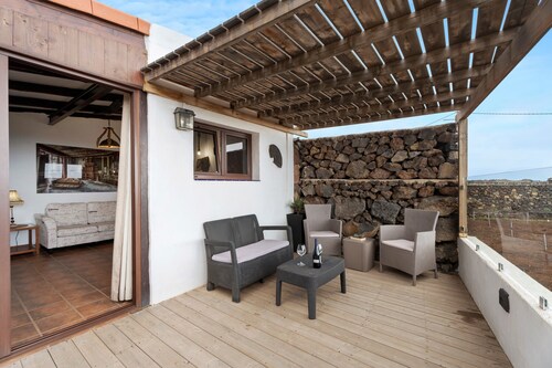 Apartamento 'Finca Wapa - Gárgola' con vistas al mar, Wi-Fi y aire acondicionado.