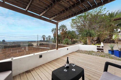 Apartment 'Finca Wapa - Gárgola' with Sea View, Wi-Fi and Air Conditioning