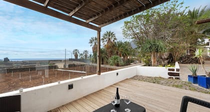 Apartment 'Finca Wapa - Gárgola' with Sea View, Wi-Fi and Air Conditioning