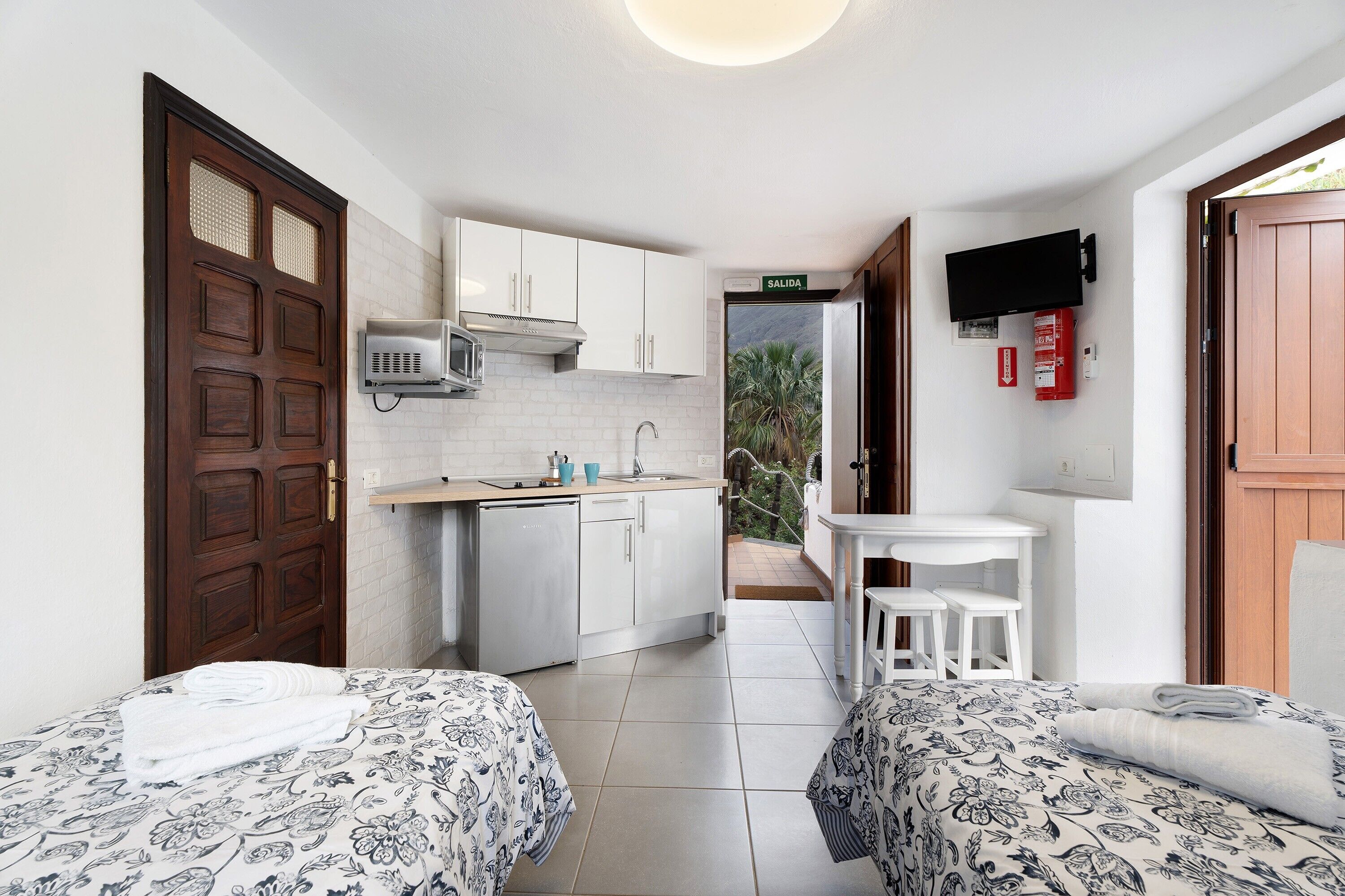 1 chambre, fer et planche à repasser, Wi-Fi gratuit, draps fournis