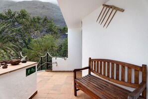 Property grounds - Apartment 'Finca Wapa - Studio 1' with Sea View, Wi-Fi and Air Conditioning (Frontera)