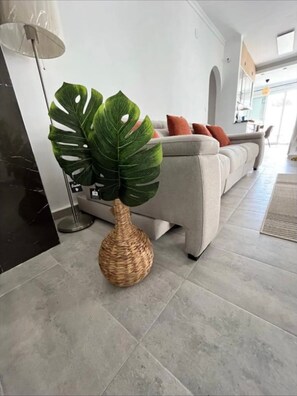 TV, fireplace - Holiday Home 'Sam' with Private Pool, Wi-Fi, and Air Conditioning (San Fulgencio)