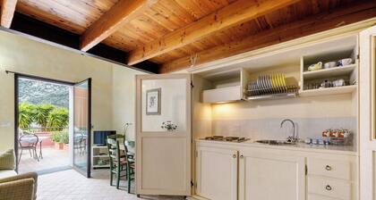 Studio Apartment 'Pesco Agriturismo La Ferla' with Wi-Fi and Air Conditioning