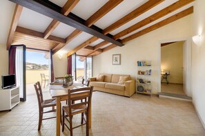 TV - Apartment 'Mandarino Agriturismo La Ferla' with Sea View, Private Terrace and Air Conditioning (Toirano)