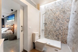 Shower, hair dryer, towels - Apartment 'Finca Wapa - Studio 2' with Sea View, Wi-Fi and Air Conditioning (Frontera)