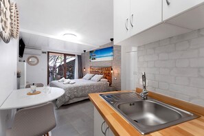 1 bedroom, iron/ironing board, free WiFi, bed sheets - Apartment 'Finca Wapa - Studio 2' with Sea View, Wi-Fi and Air Conditioning (Frontera)