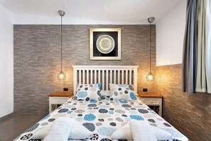 1 dormitorio, tabla de planchar con plancha, wifi gratis y ropa de cama