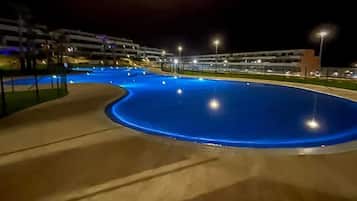Una piscina cubierta