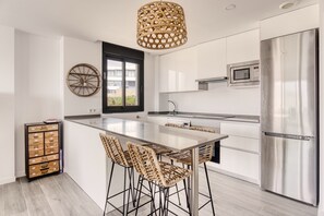 Fridge, microwave, oven, stovetop