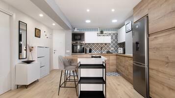 Fridge, microwave, oven, stovetop