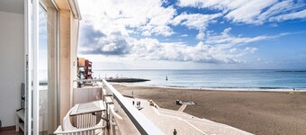 Vacation Apartment 'Vista Playa Y Mar - Sea View' with Balcony, Wi-Fi and Air Conditioning