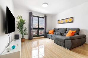 TV - Vacation Apartment 'La Calma En Playa De Salinetas' with Wi-Fi (Telde)