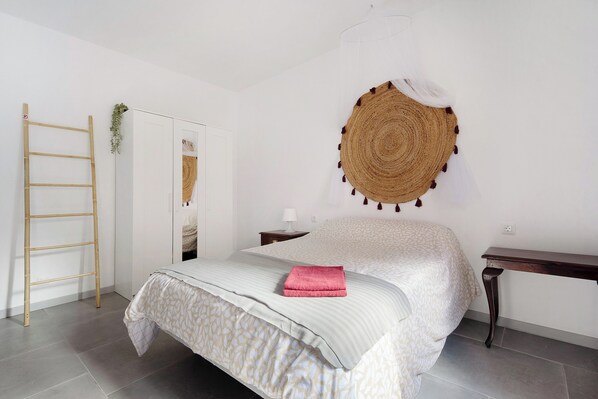 3 habitaciones, tabla de planchar con plancha y wifi gratis