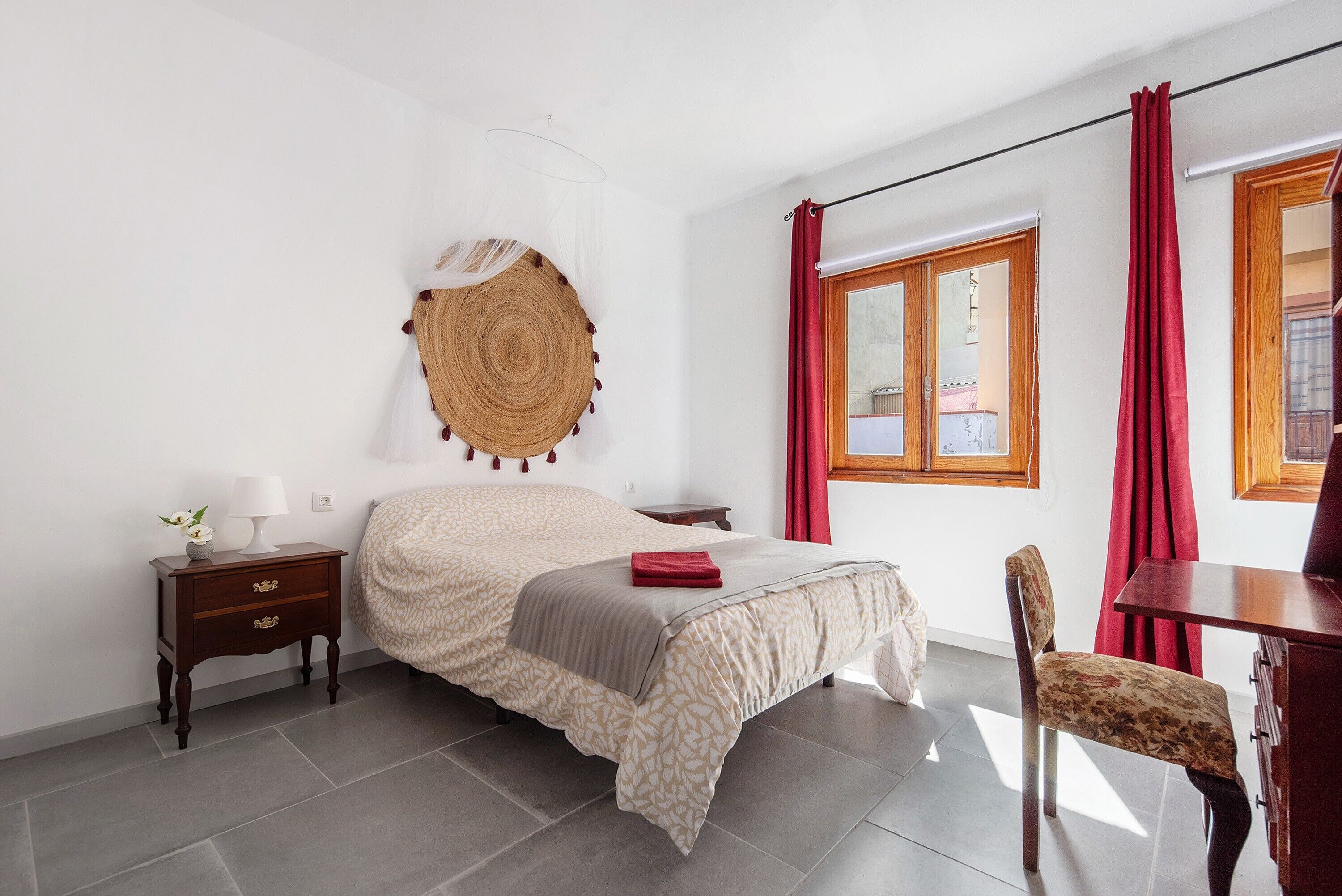 3 makuuhuonetta, silitysrauta/-lauta, ilmainen Wi-Fi, vuodevaatteet