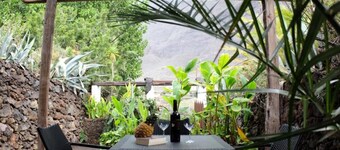 Apartamento 'Finca Wapa -Rústico' con vistas al mar, Wi-Fi y aire acondicionado