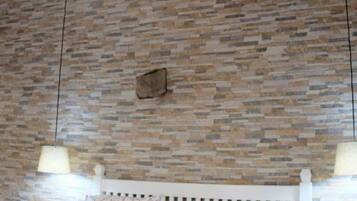 1 soverom, strykejern/-brett, wi-fi (inkludert) og sengetøy