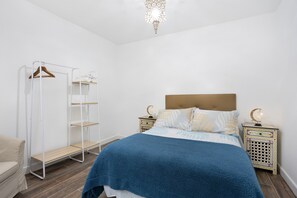 2 bedrooms, iron/ironing board, free WiFi, bed sheets - Apartment 'Brianna' with Private Terrace, Wi-Fi and Air Conditioning (Jerez de la Frontera)