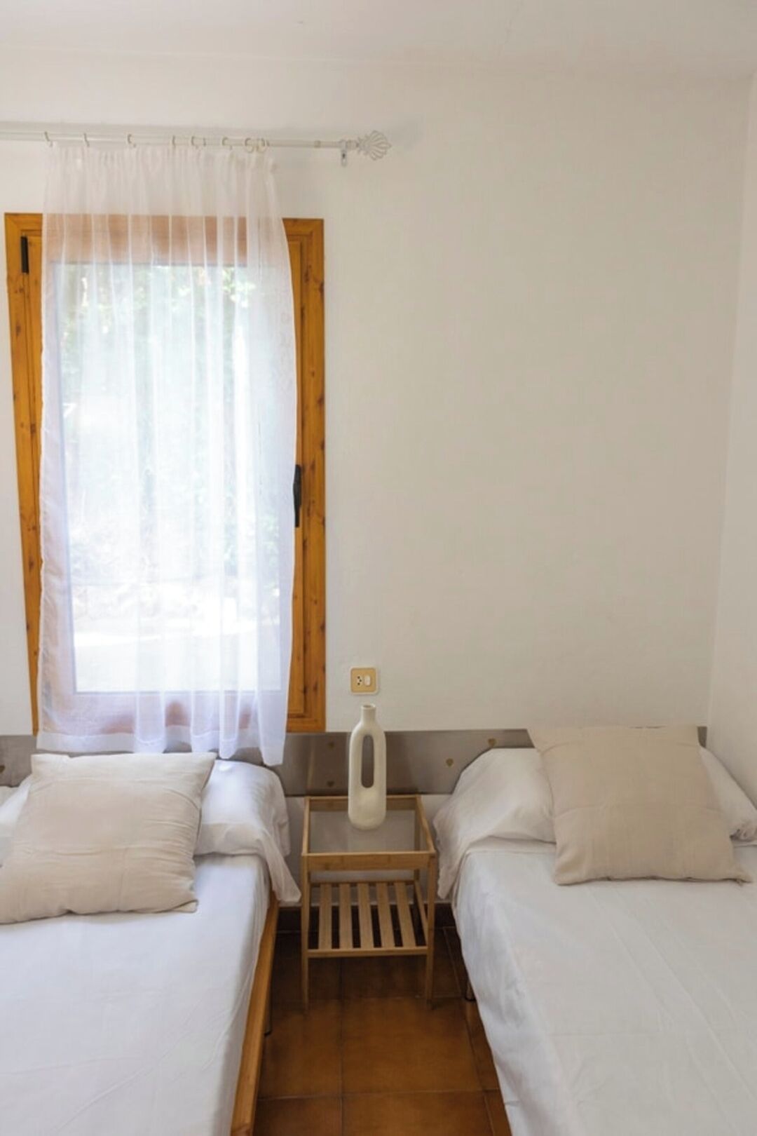 2 slaapkamers, een strijkplank/strijkijzer, reisbedje, wifi