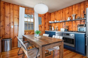 Fridge, microwave, oven, stovetop - Blue Sky Retreat – Cozy, Central & Walk to Beach (Dennis Port)