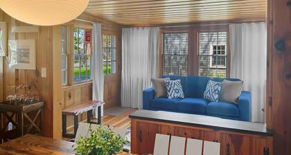 Blue Sky Retreat – Cozy, Central & Walk to Beach