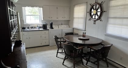 Brigantine 2BR 1.5BA Bottom Floor Condo with Tesla/EV Charger