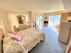 4 室のベッドルーム、アイロン / アイロン台、インターネット