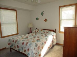 5 bedrooms, iron/ironing board, internet