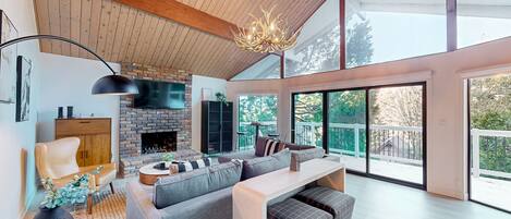 Televisio, kirjoja, stereot