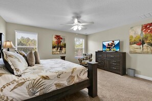 6 bedrooms, desk, iron/ironing board, free WiFi