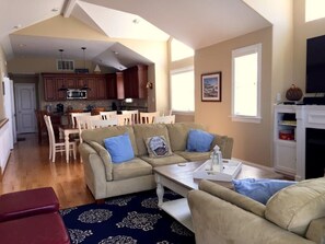 Fernseher, DVD-Player, Stereoanlage