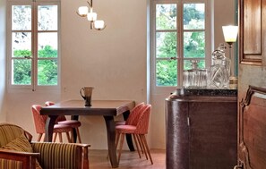 تناول الطعام