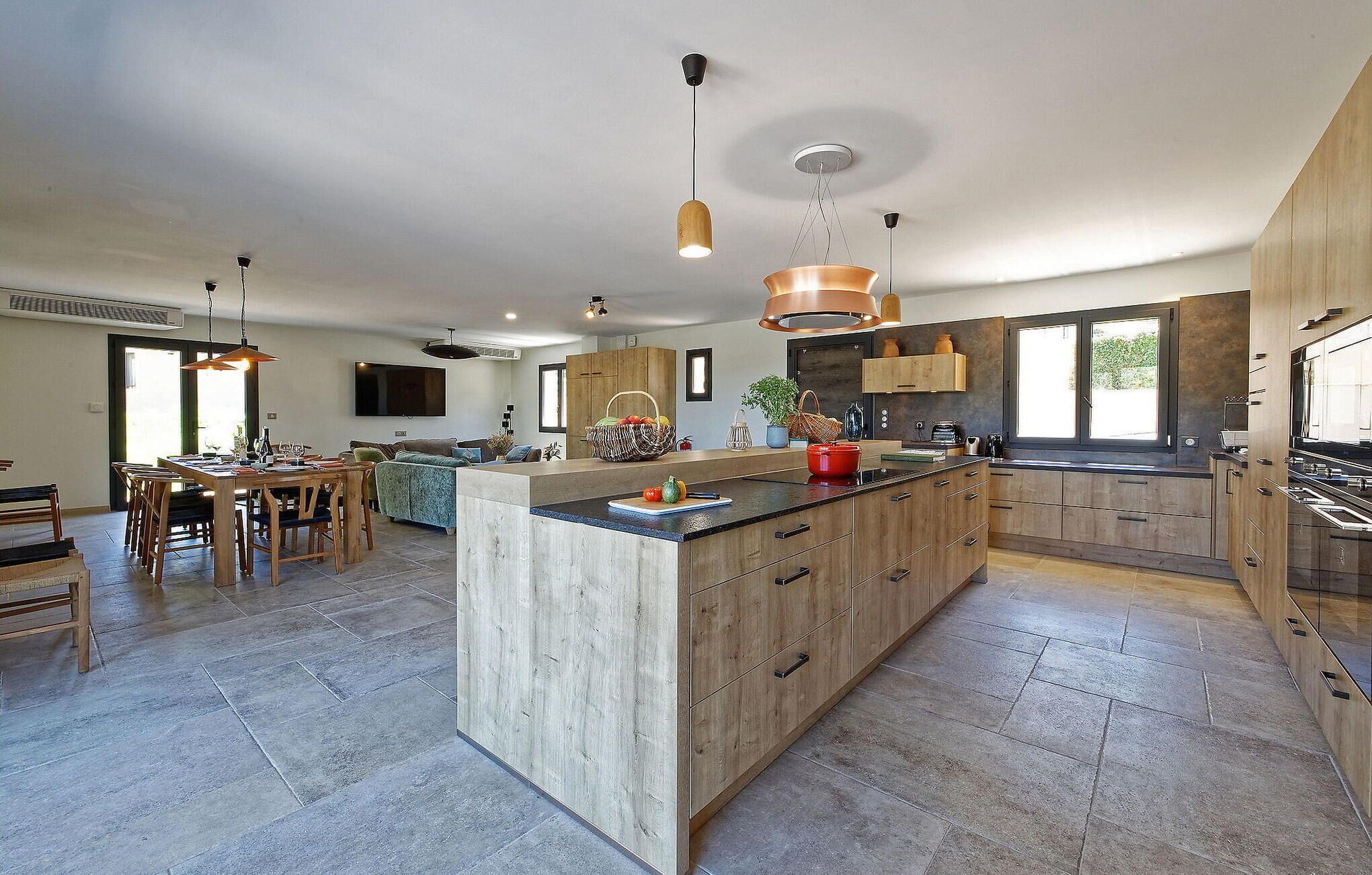 Kjøleskap, ovn og oppvaskmaskin