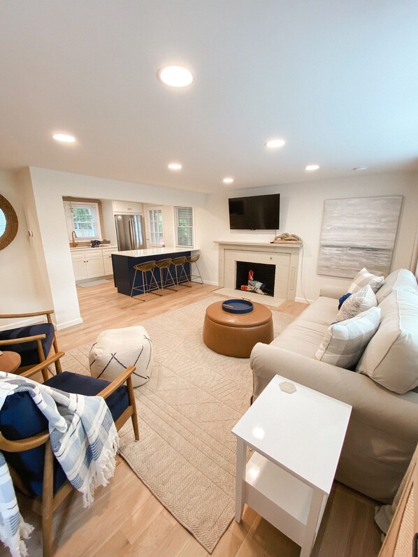 Smart TV, fireplace, computer monitors