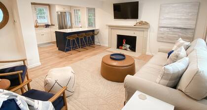 Fully renovated 4-bedroom in private community with pool & close to beach