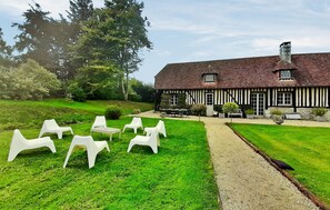 Outdoor dining - Cozy home in Glos with WiFi (Glos)