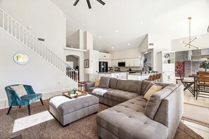 Smart TV, fireplace, books, offices - Orange Blossom Hideaway * Sparkling Heated Pool, Outdoor Seating (Phoenix)