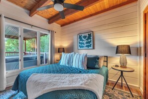 3 Schlafzimmer, Schreibtisch, Bügeleisen/Bügelbrett, Reisekinderbett