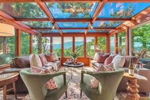 TV, fireplace, video games, ping pong - Family Chalet W/Sauna + HotTub + Views! Mins to DT (Gatlinburg)