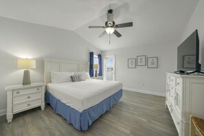 8 bedrooms, free WiFi, bed sheets