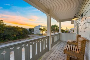 Terrace/patio - Beaches and Dreams - Luxury Home with Views of the Ocean & Private Pool (Destin)