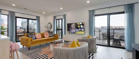 Smart-TV, peis og kontorer