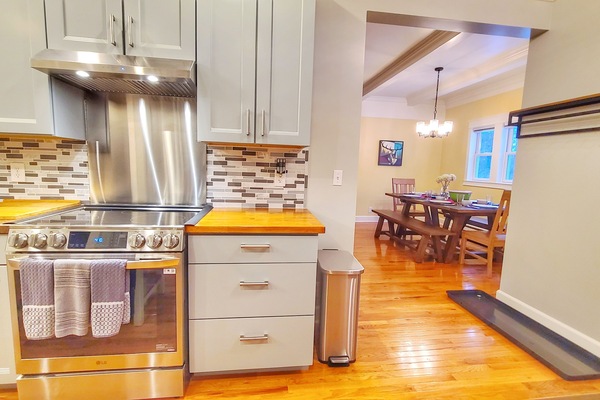 KĂŒhlschrank, Mikrowelle, Ofen, Herdplatte