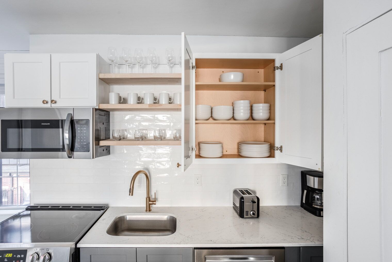 冰箱、微波炉、烤箱、洗碗机