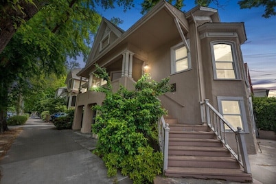 XL Sacramento Studio Midtown Downtown NEWLY Renovated - Work Play Stay