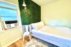 1 bedroom, desk, iron/ironing board, WiFi