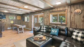 Smart TV, chimenea, videojuegos y oficina