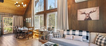 VT escape for all occasions w/ New Kitchen, Game Rooms, Media Lounge, Chimney Hill Clubhouse Access!