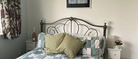 2 chambres, fer et planche à repasser, lit parapluie, Wi-Fi