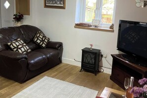 テレビ、DVD プレーヤー、書庫、ステレオ